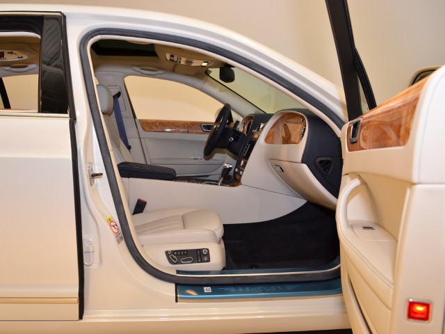 2011 Bentley Continental Flying Spur Image 16
