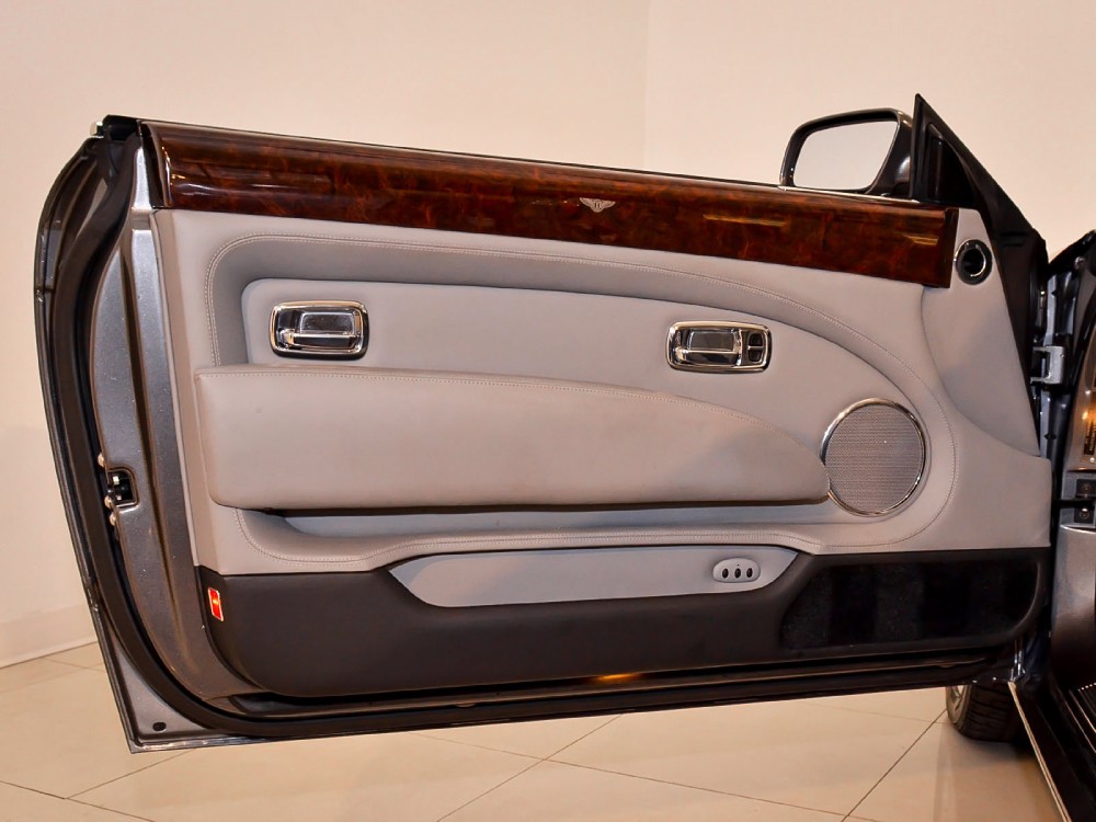 2008 Bentley Azure Image 15