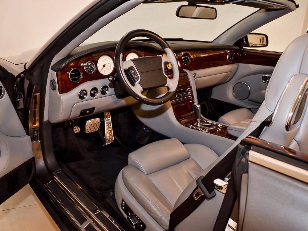 2008 Bentley Azure Image 3
