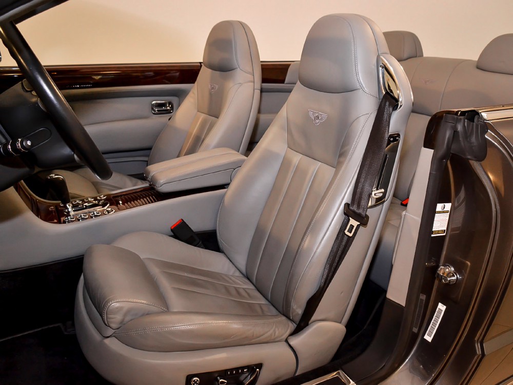 2008 Bentley Azure Image 6