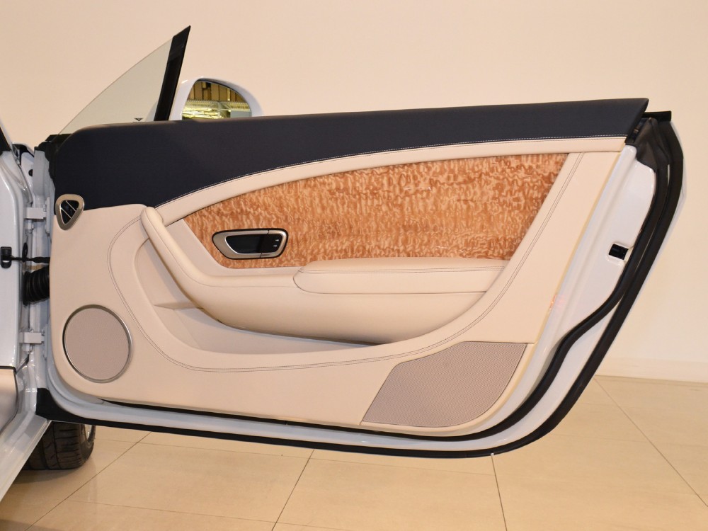 2012 Bentley Continental GT Image 19