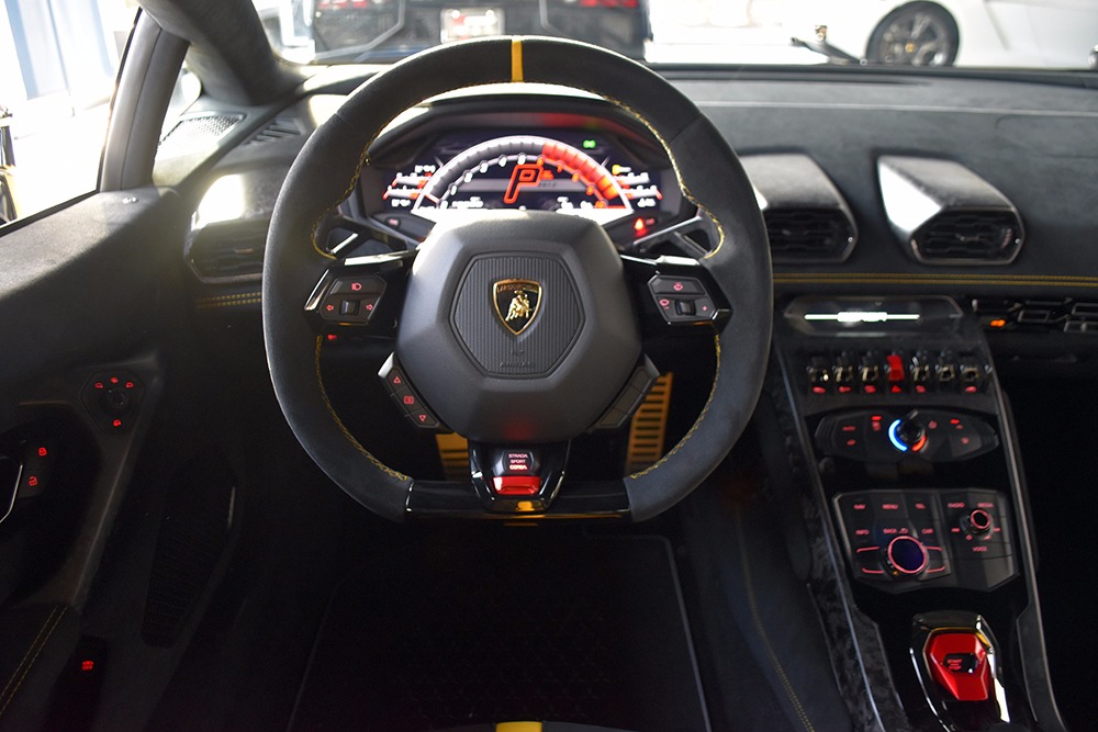2018 Lamborghini Huracan Image 12