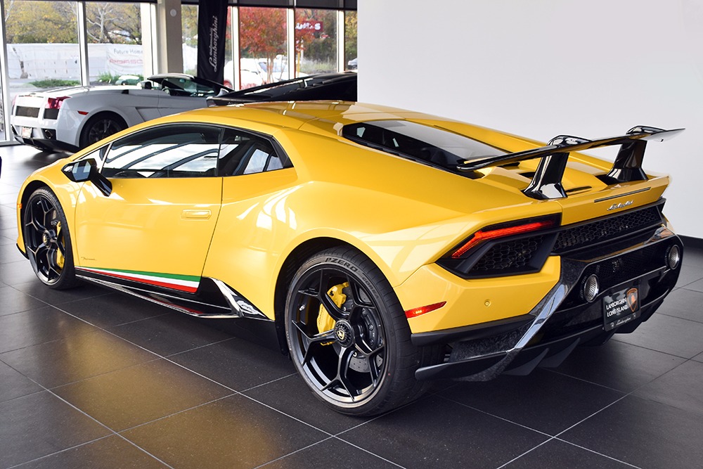 2018 Lamborghini Huracan Image 2