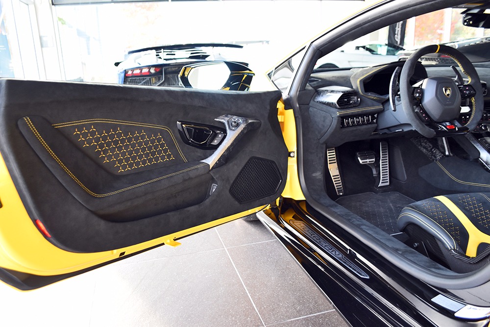 2018 Lamborghini Huracan Image 9