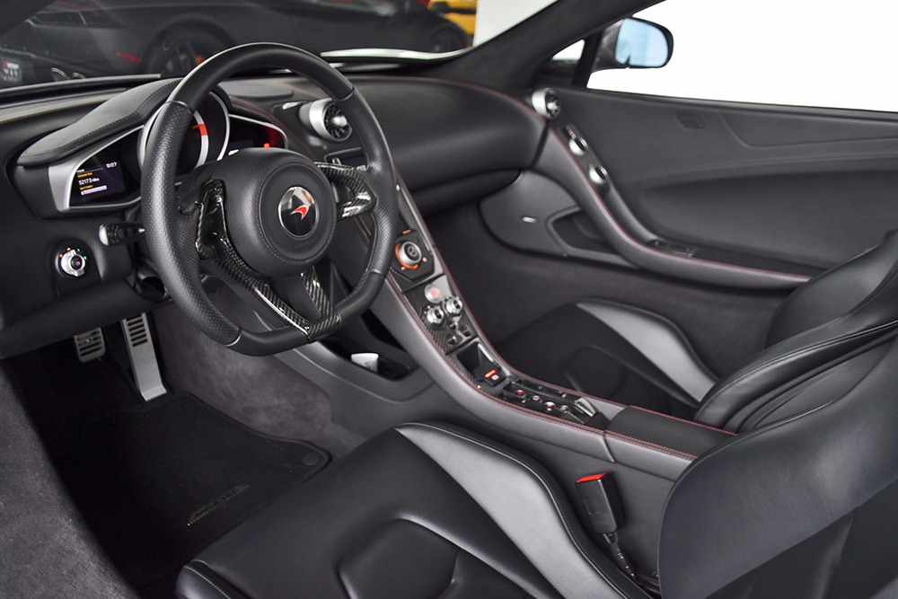 2013 McLaren MP4-12C Spider Image 2