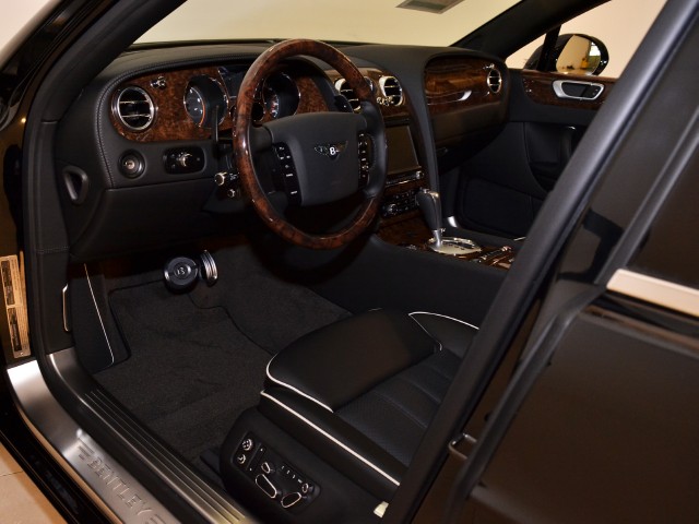 2012 Bentley Continental Flying Spur Image 3