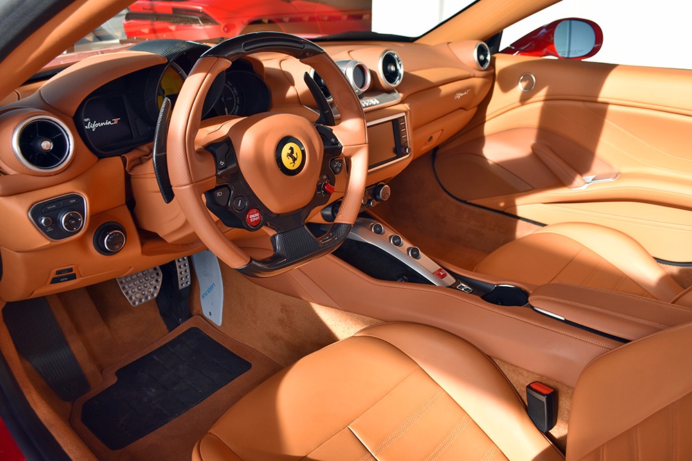 2016 Ferrari California T Image 6