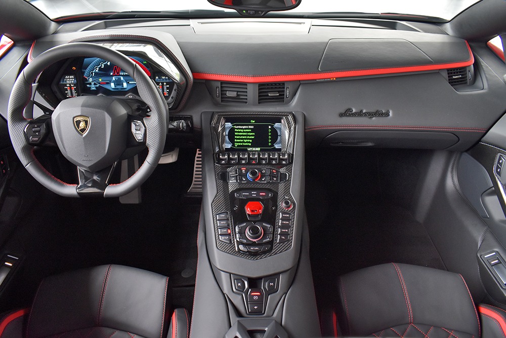 2018 Lamborghini Aventador Image 10