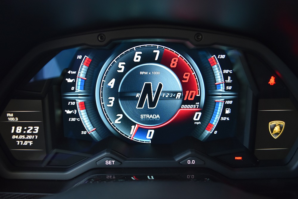 2018 Lamborghini Aventador Image 12