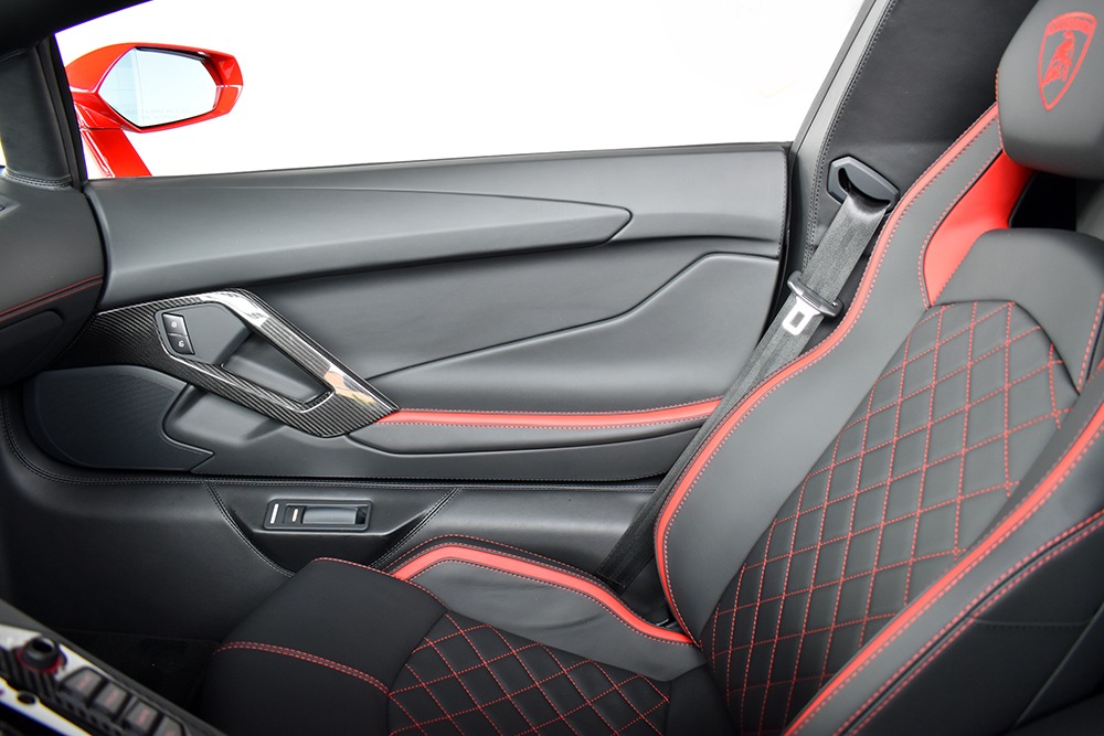 2018 Lamborghini Aventador Image 16