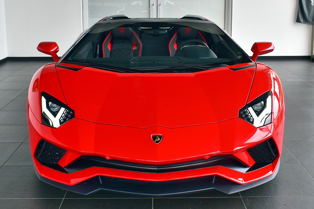 2018 Lamborghini Aventador Image 19