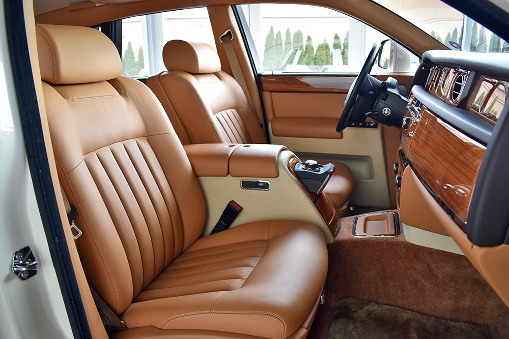 2010 Rolls-Royce Phantom Image 10