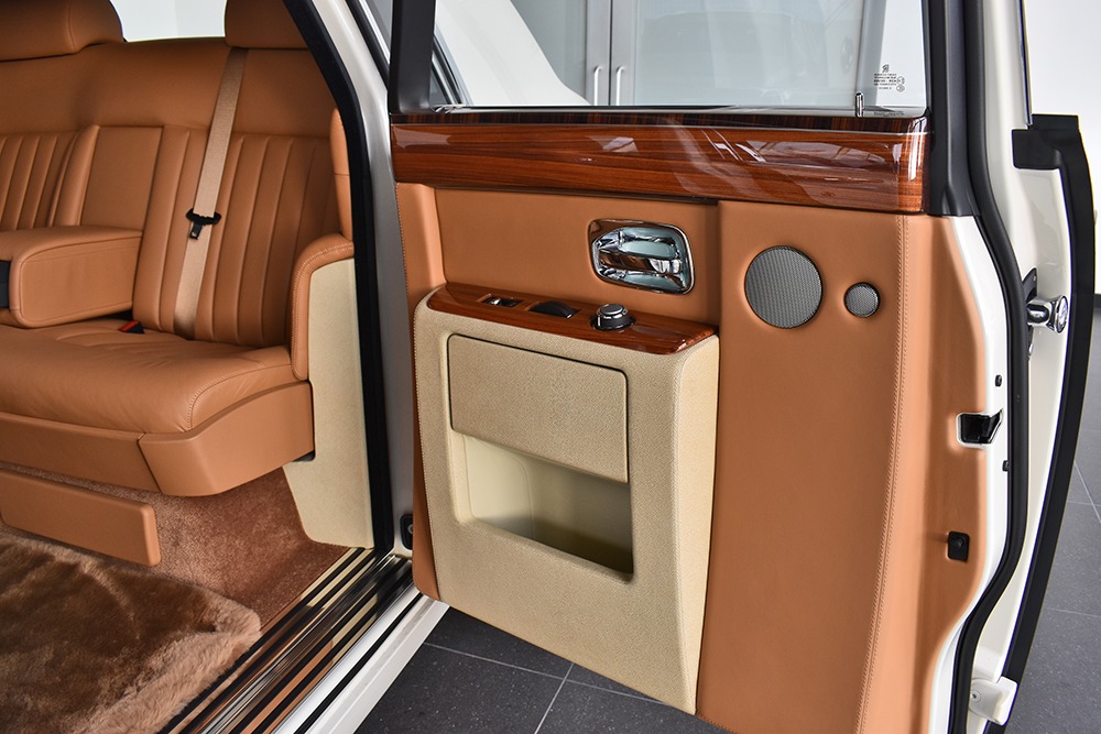 2010 Rolls-Royce Phantom Image 6