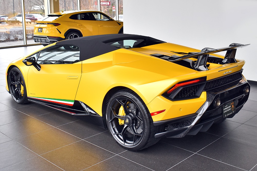 2018 Lamborghini Huracan Image 3