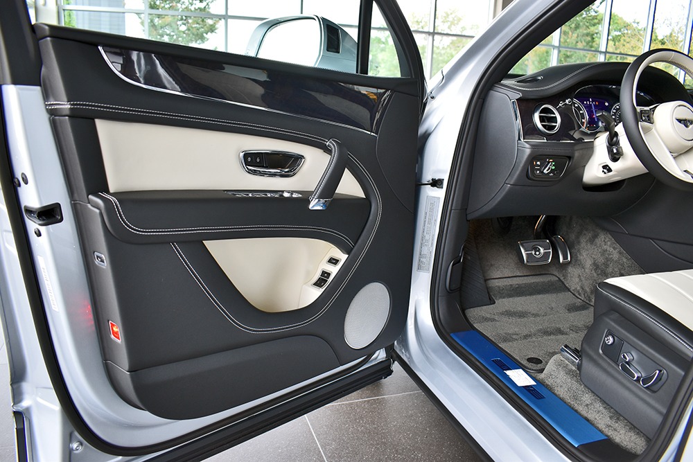 2019 Bentley Bentayga V8 Image 6
