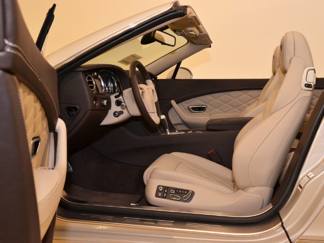 2012 Bentley Continental GT Convertible Image 21