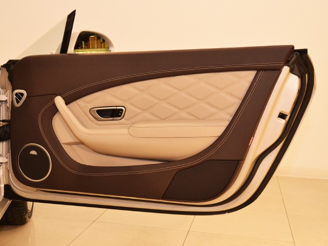 2012 Bentley Continental GT Convertible Image 27