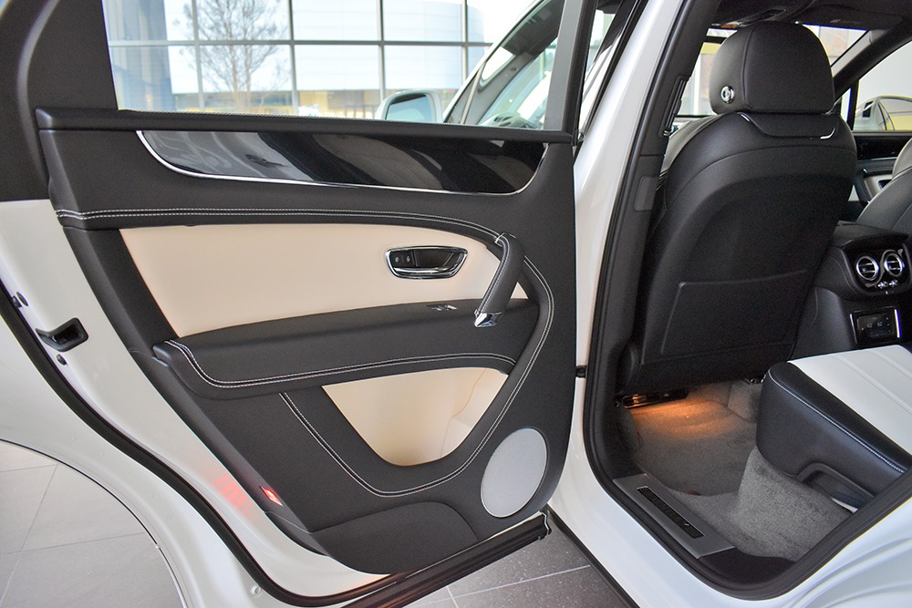 2019 Bentley Bentayga Image 9