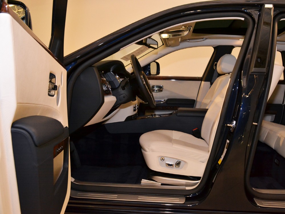 2011 Rolls-Royce Ghost Image 13