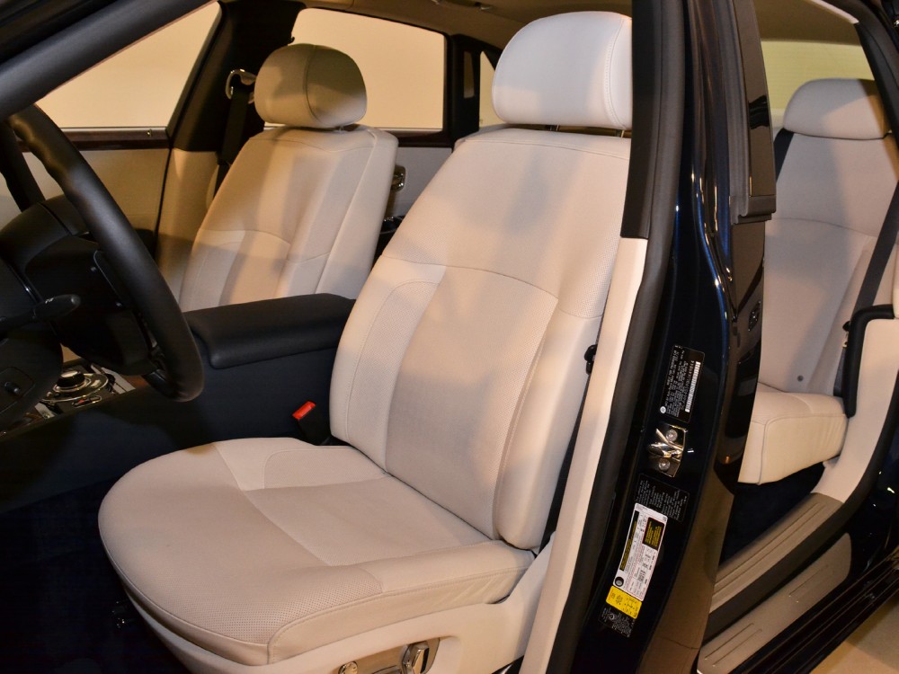 2011 Rolls-Royce Ghost Image 14
