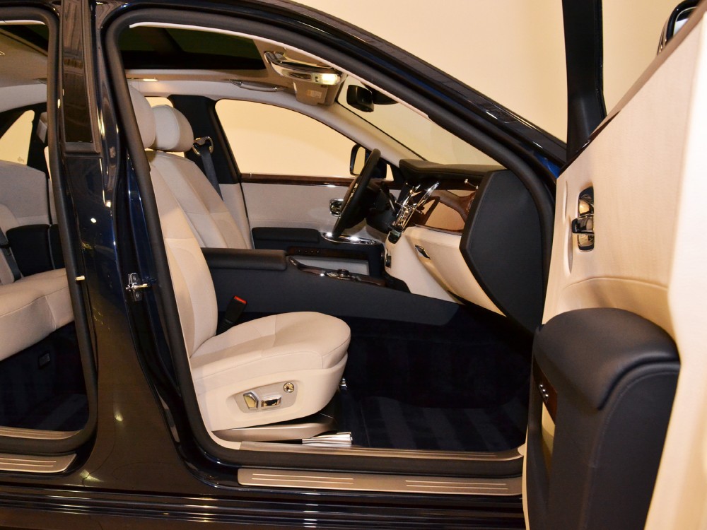 2011 Rolls-Royce Ghost Image 16