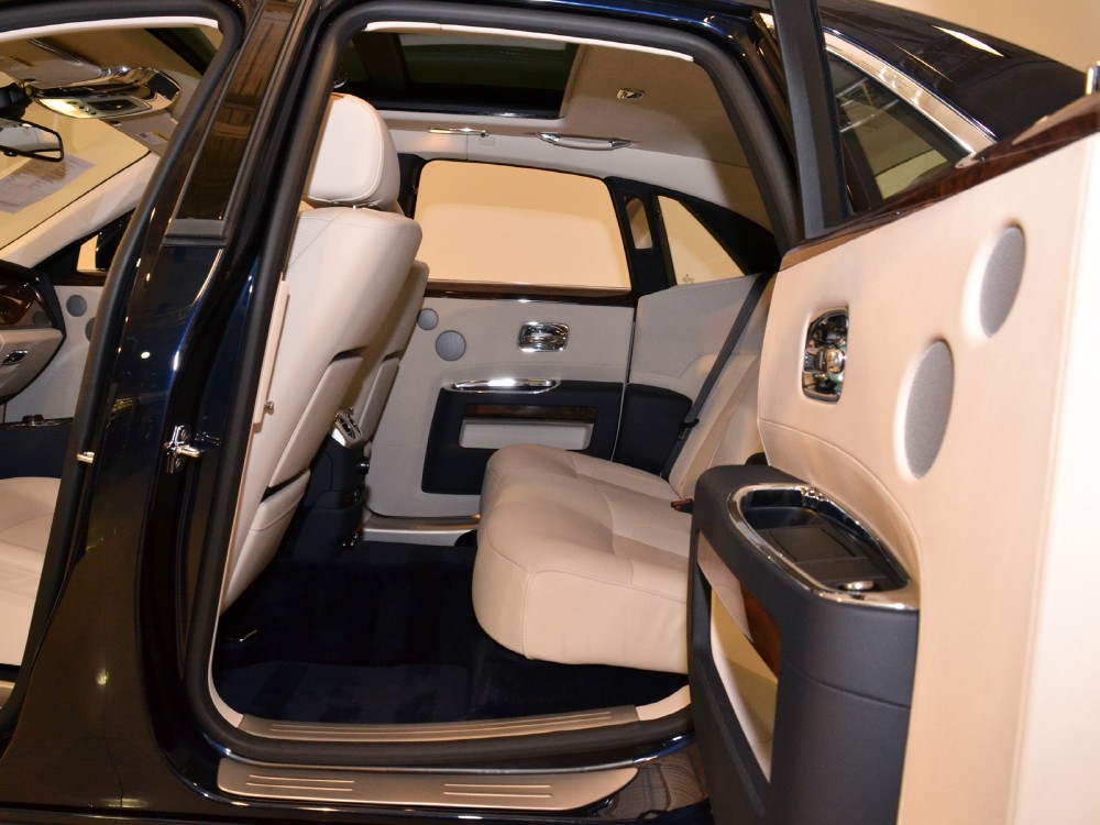 2011 Rolls-Royce Ghost Image 17