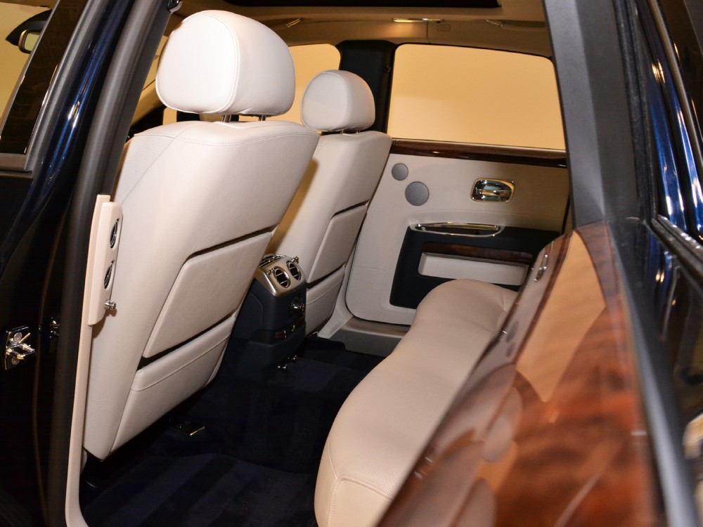 2011 Rolls-Royce Ghost Image 18