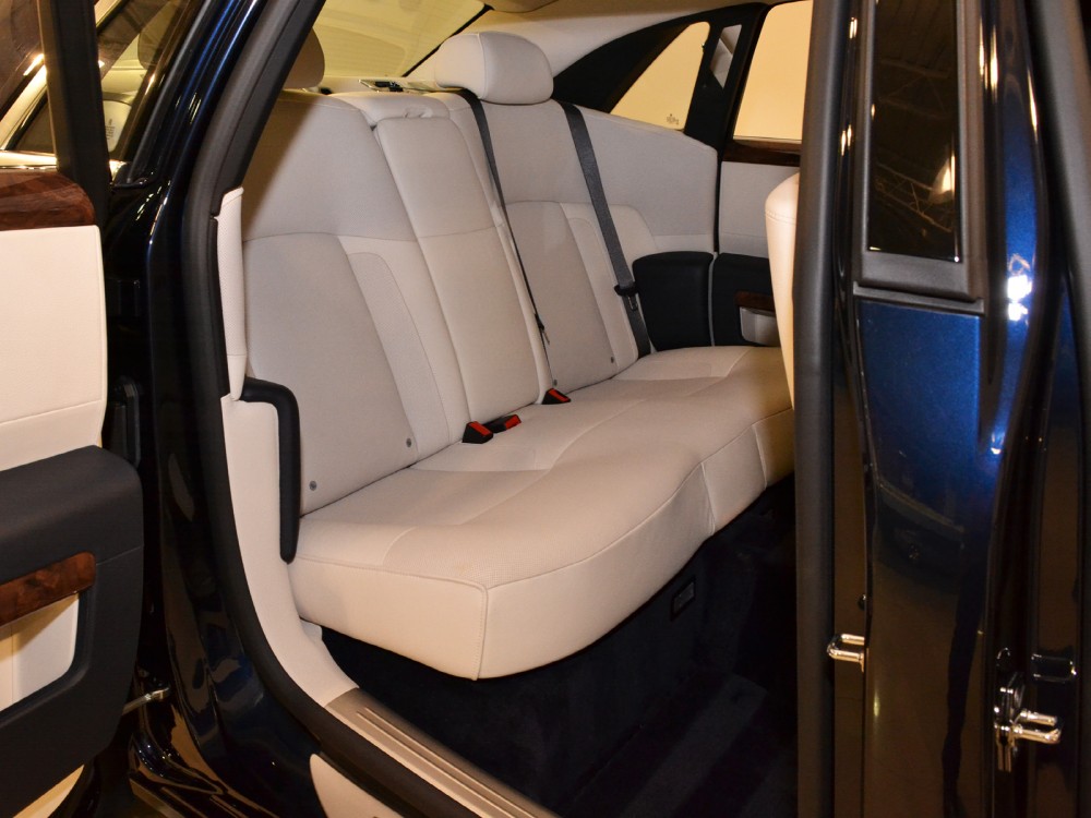 2011 Rolls-Royce Ghost Image 22