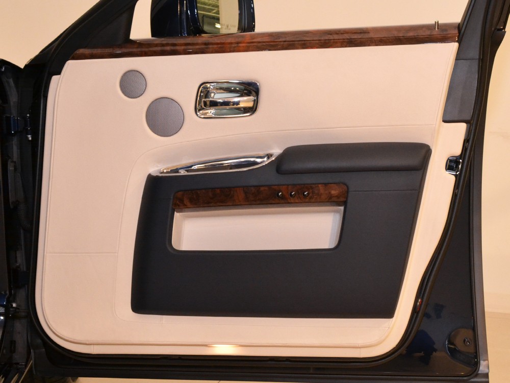 2011 Rolls-Royce Ghost Image 24