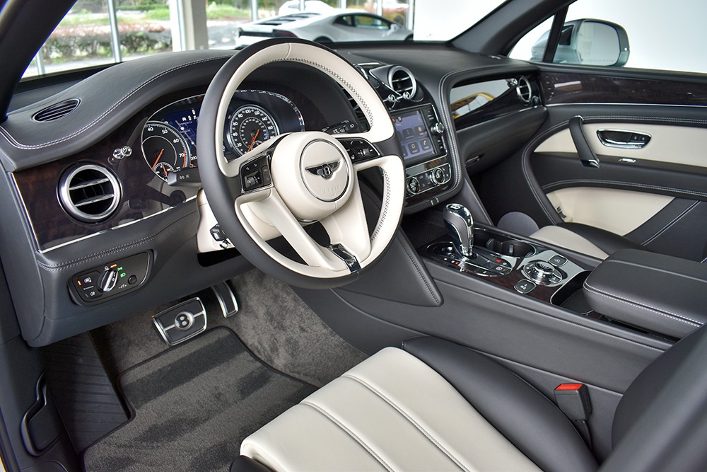 2019 Bentley Bentayga V8 Image 3