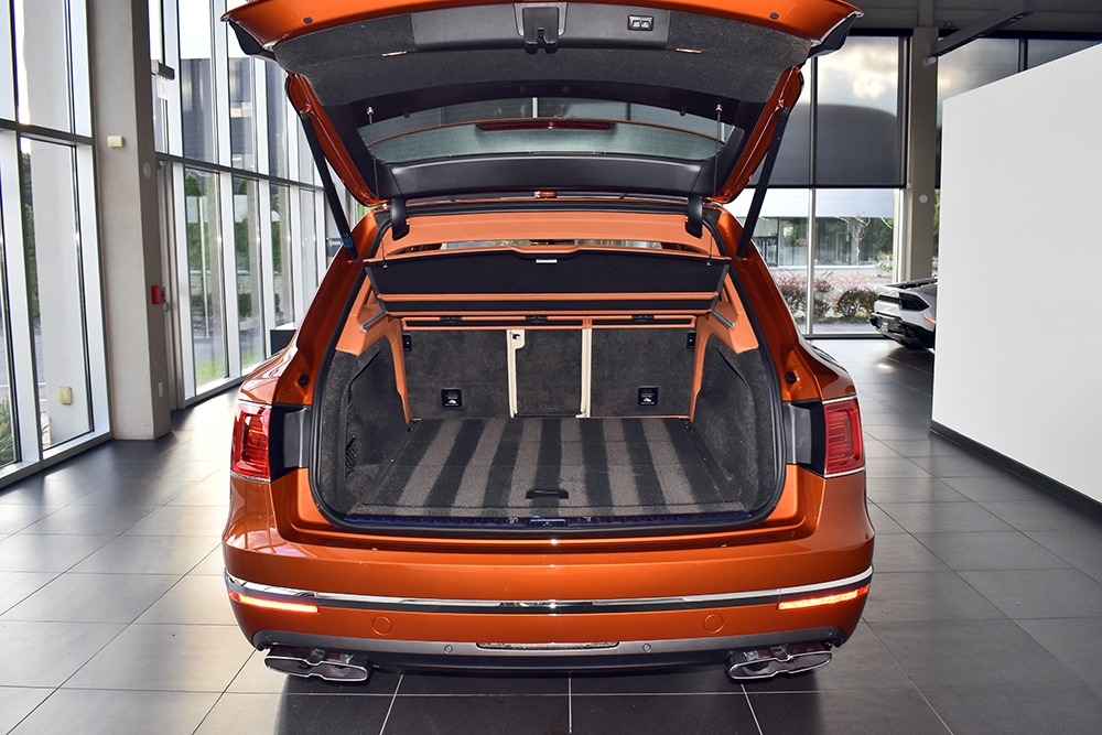2019 Bentley Bentayga V8 Image 15