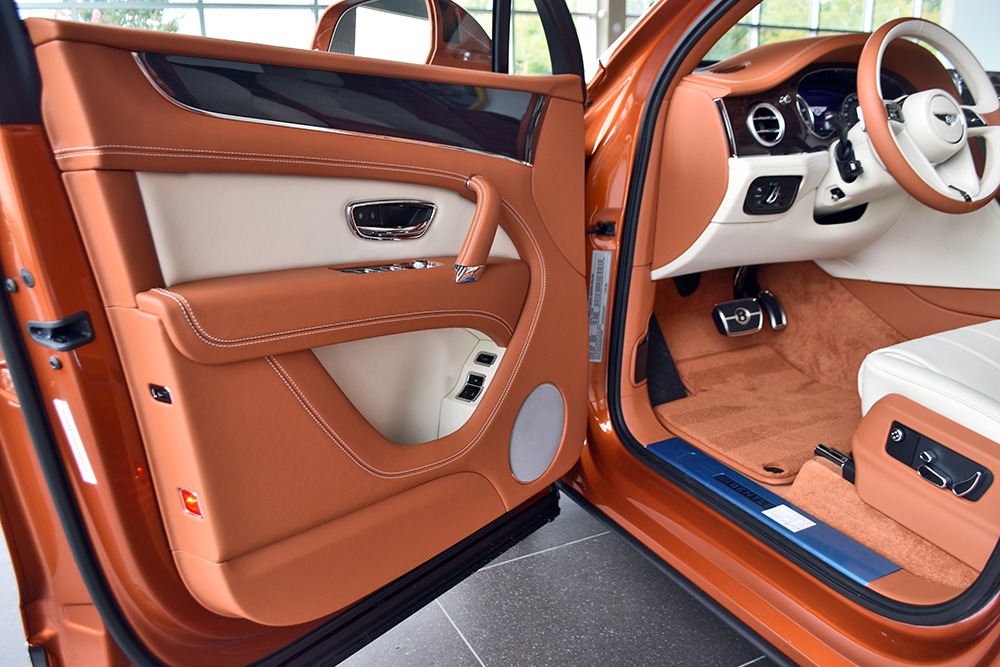 2019 Bentley Bentayga V8 Image 6