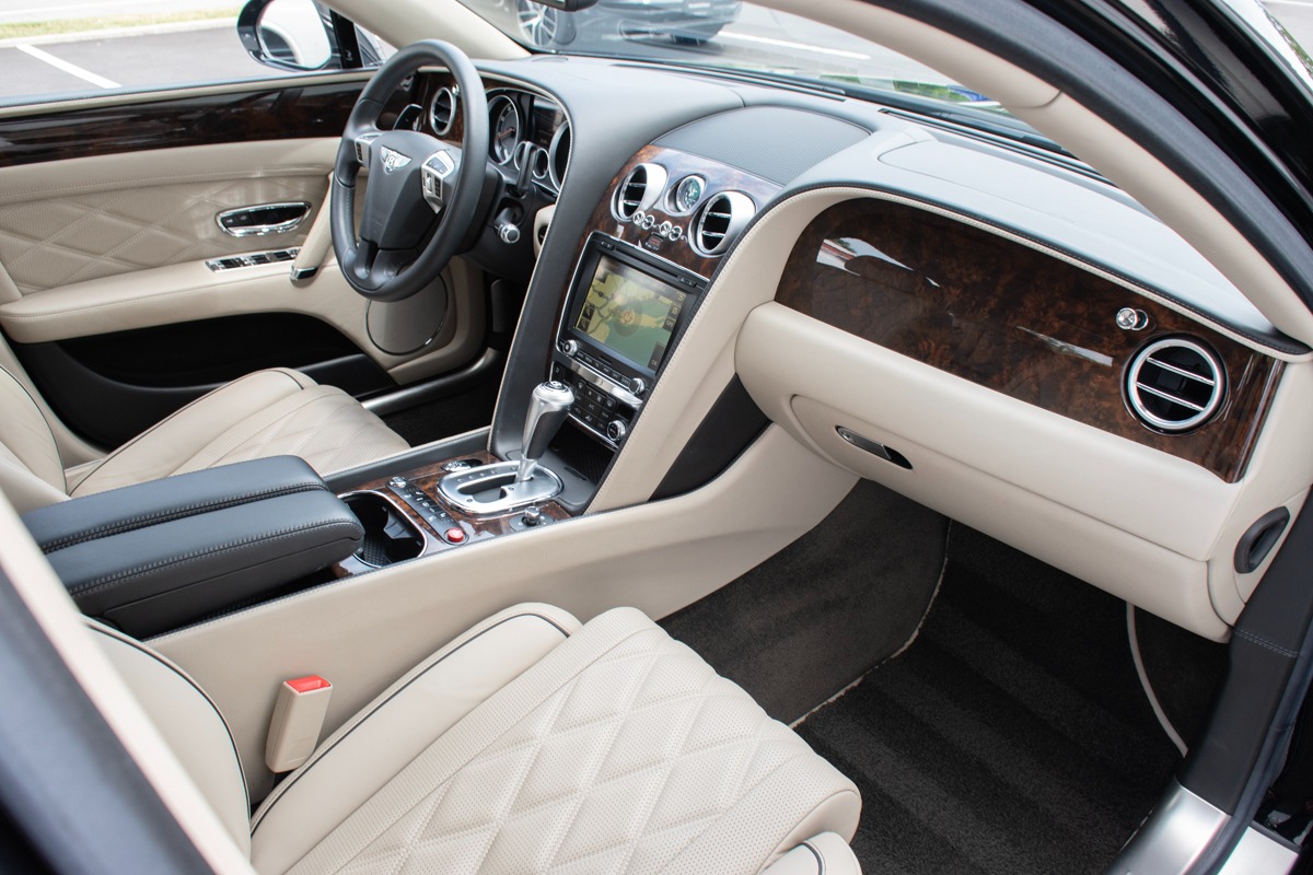 2015 Bentley Flying Spur Image 2