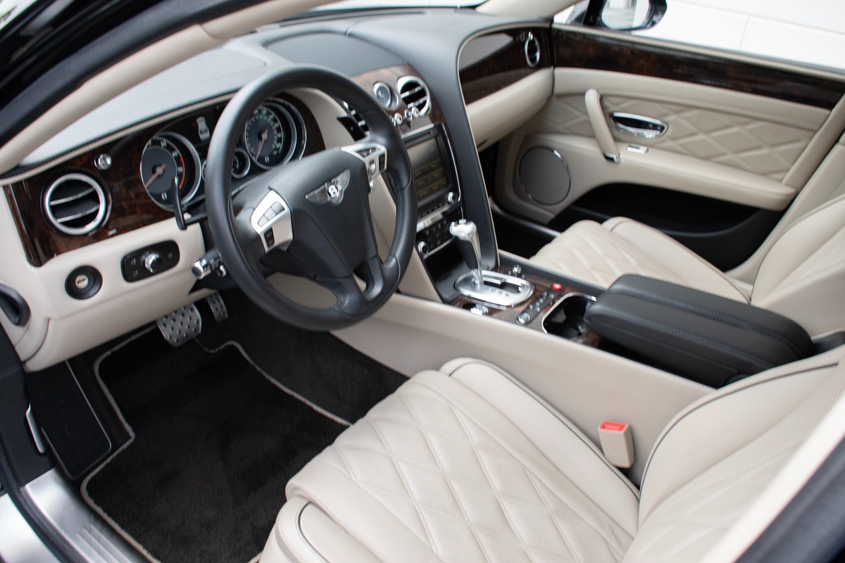 2015 Bentley Flying Spur Image 23