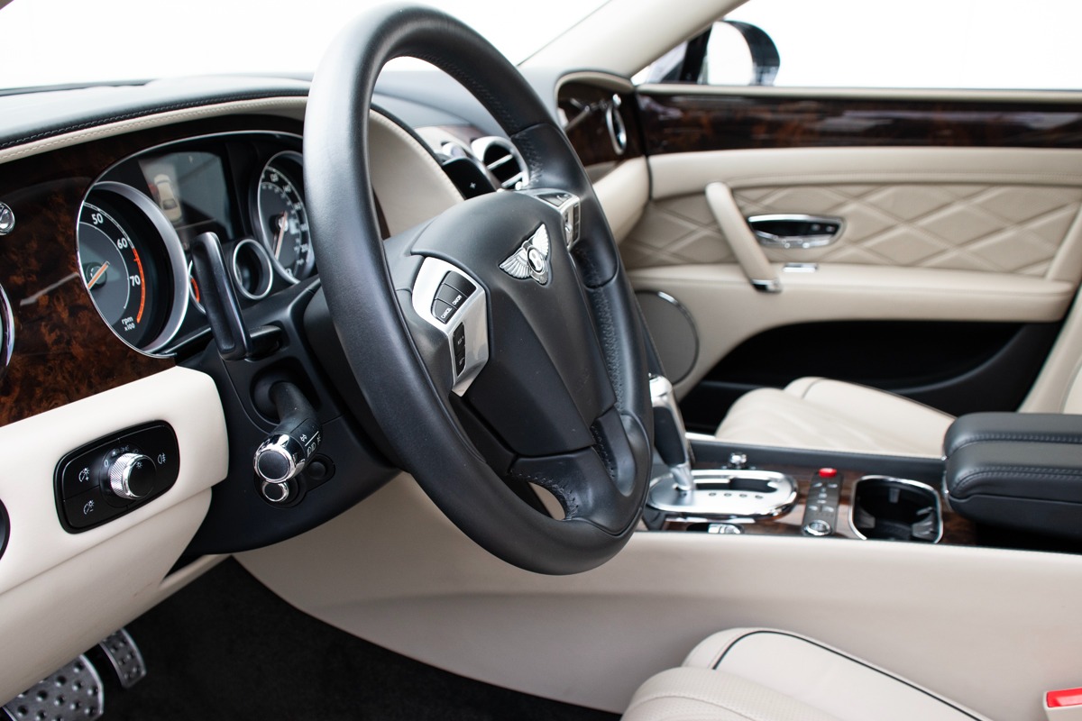 2015 Bentley Flying Spur Image 24