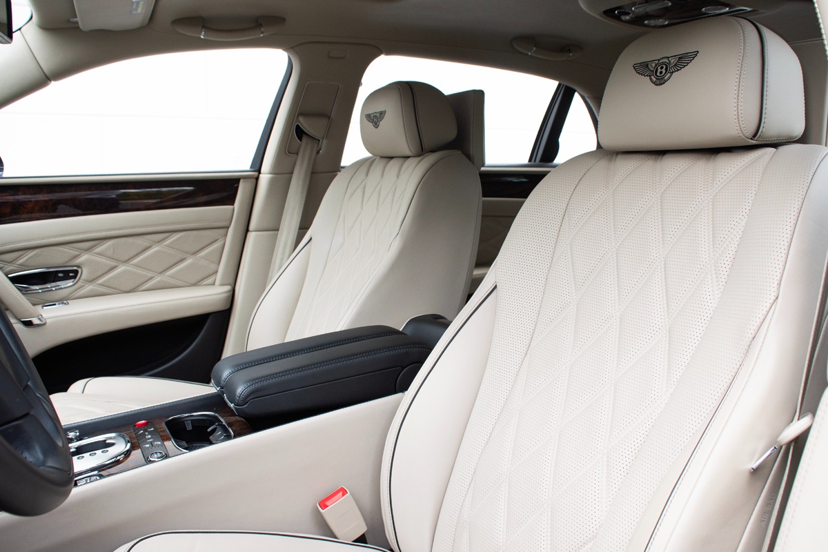 2015 Bentley Flying Spur Image 25
