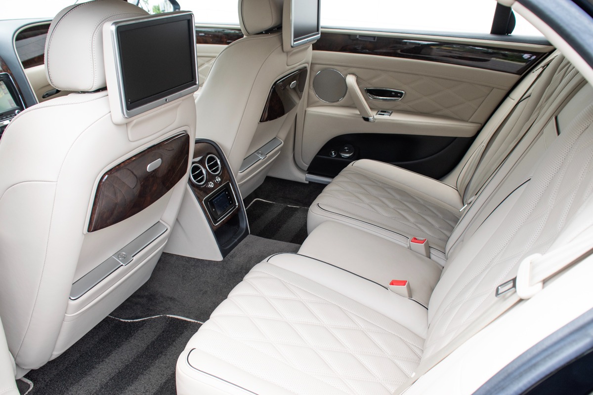 2015 Bentley Flying Spur Image 32