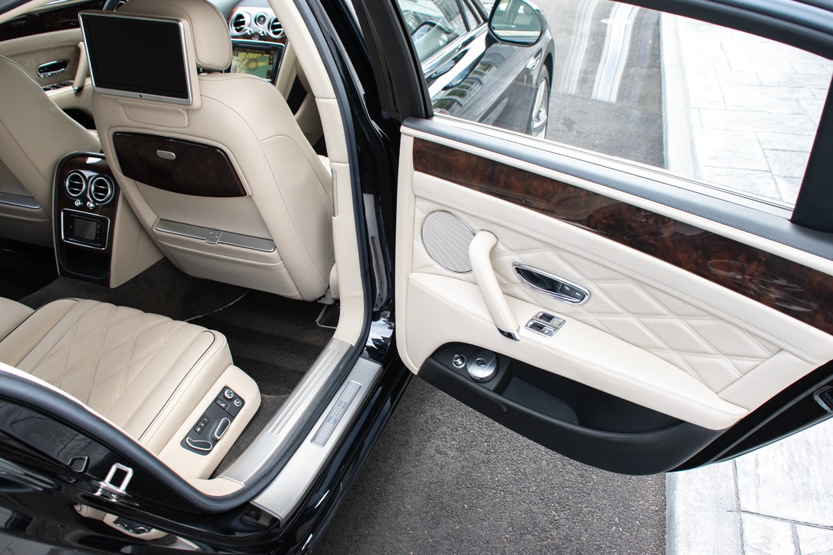 2015 Bentley Flying Spur Image 39