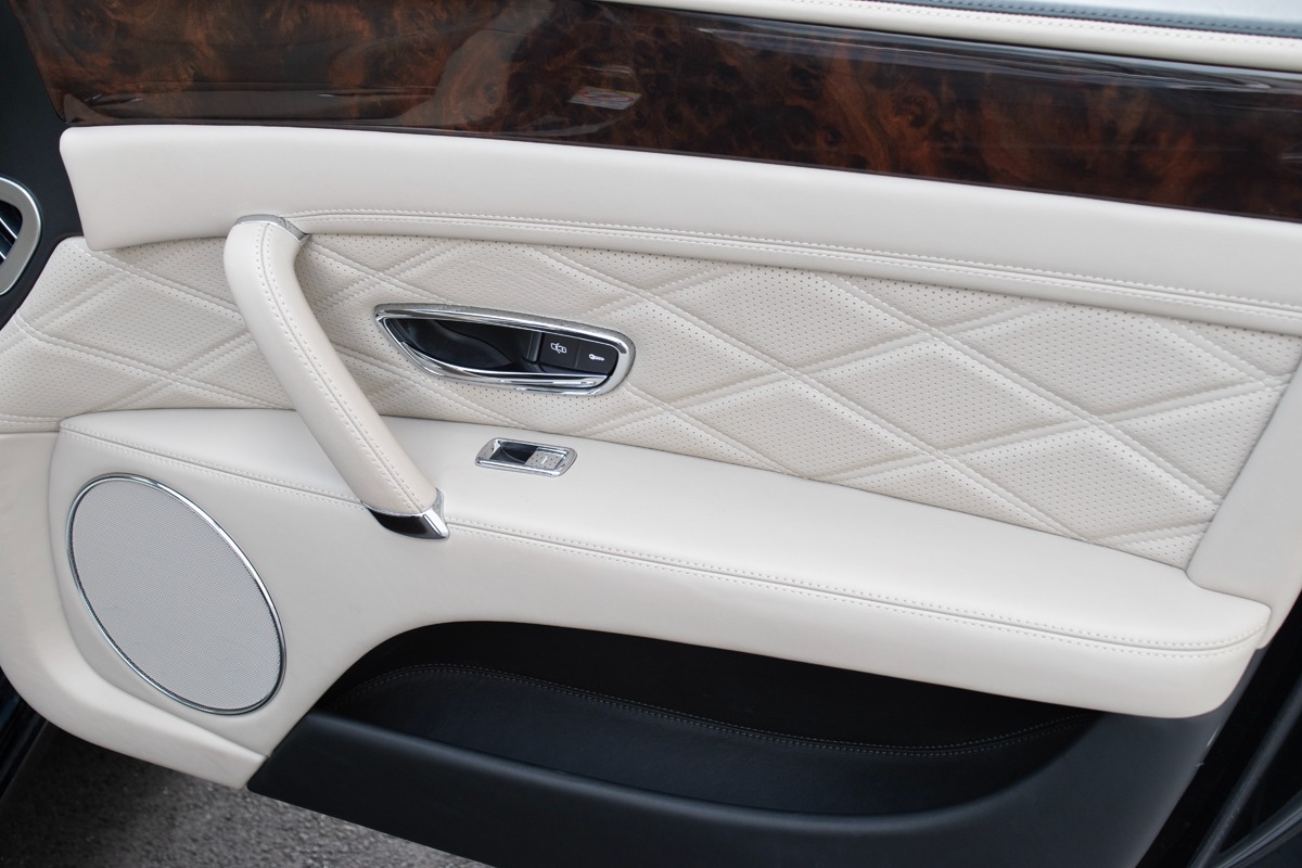 2015 Bentley Flying Spur Image 44