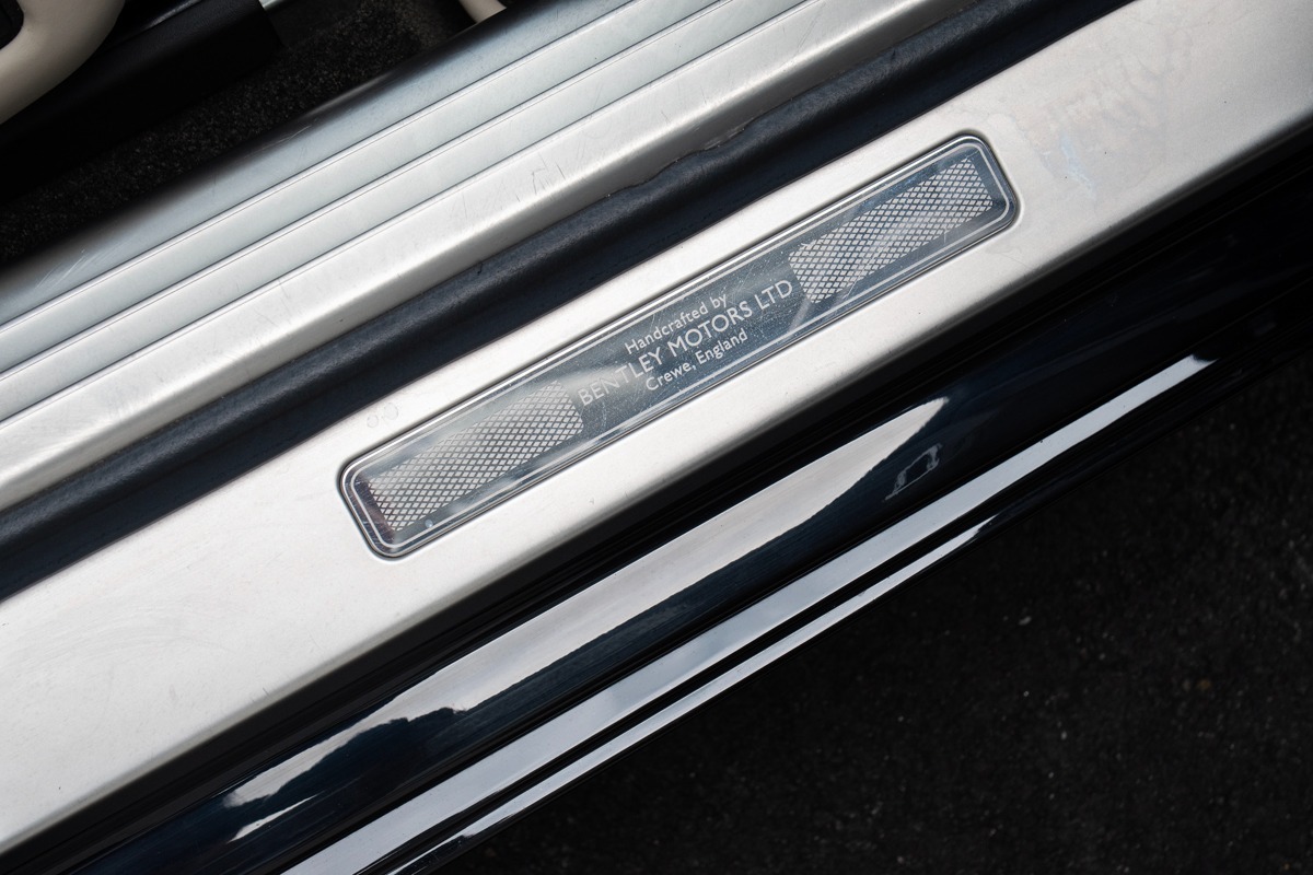 2015 Bentley Flying Spur Image 48