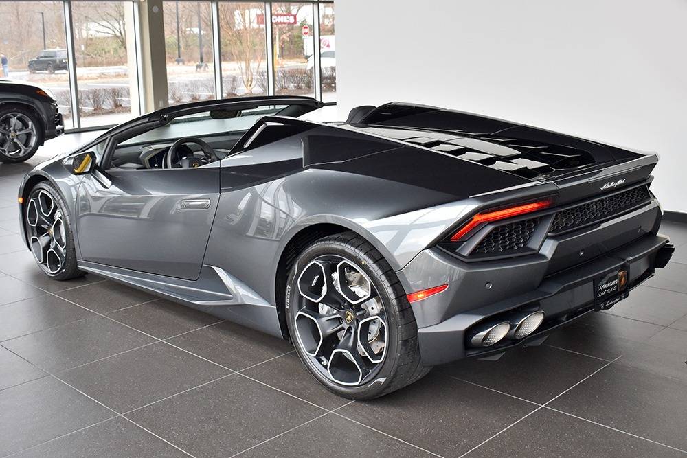 2019 Lamborghini Huracan Image 2