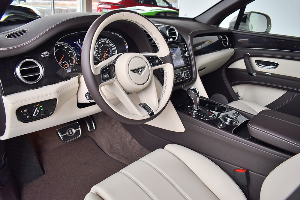 2019 Bentley Bentayga V8 Image 3