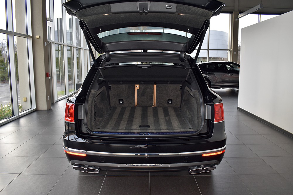 2019 Bentley Bentayga V8 Image 12