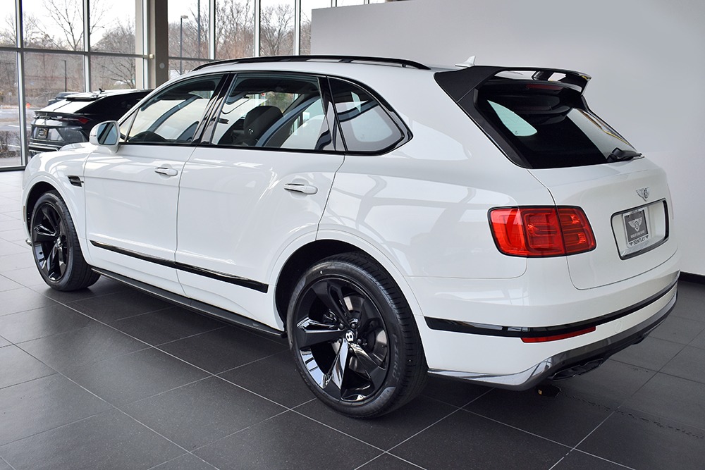 2019 Bentley Bentayga V8 Image 2