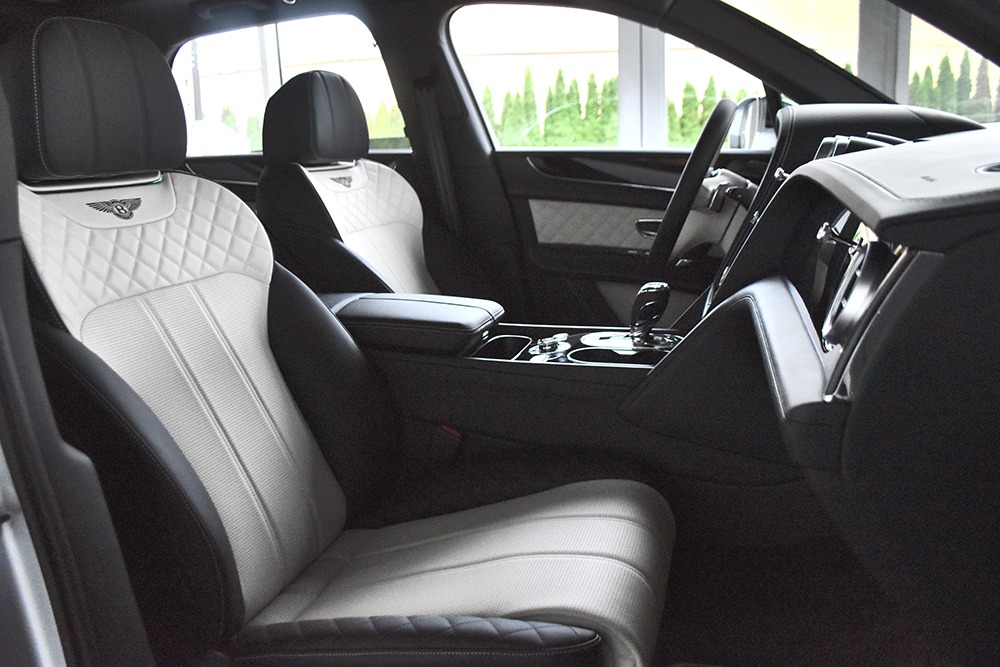 2019 Bentley Bentayga V8 Image 4