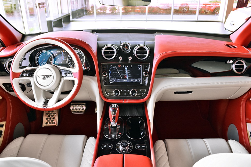 2019 Bentley Bentayga V8 Image 7
