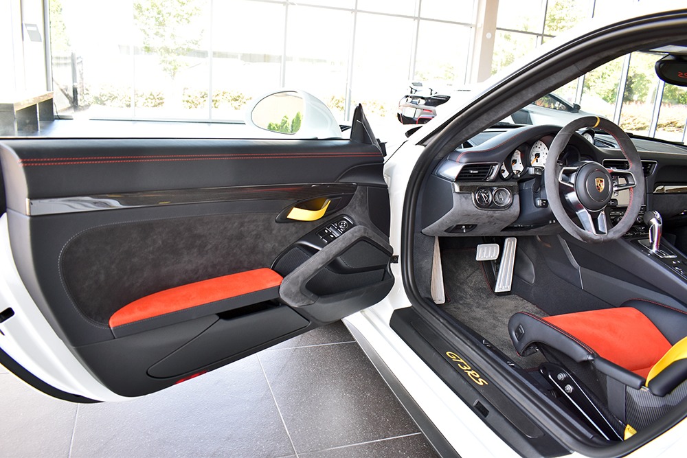 2016 Porsche 911 Image 5
