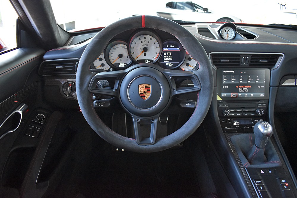 2018 Porsche 911 Image 10