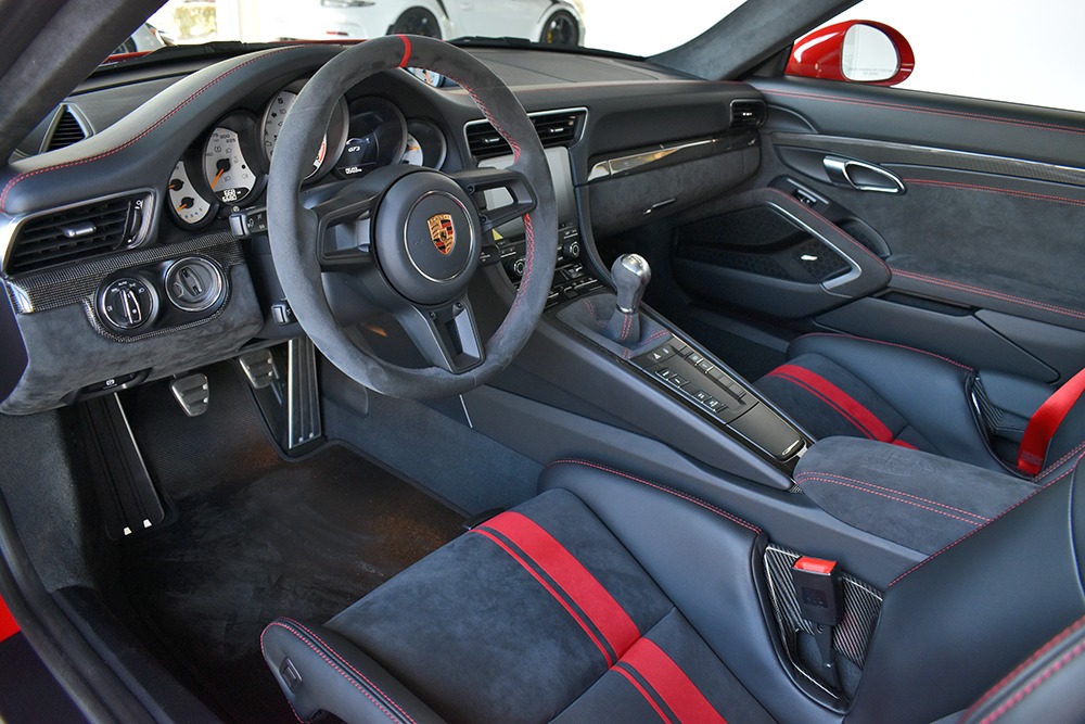 2018 Porsche 911 Image 2