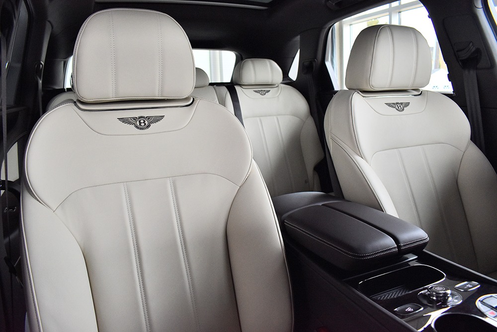 2019 Bentley Bentayga V8 Image 8